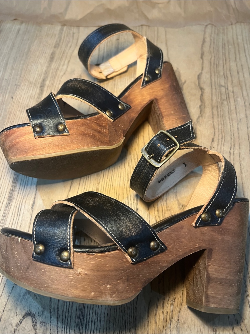 Bed Stu Black Leather Platform Sandals with Wood Block Heel Ankle Strap Size 7 - Picture 7 of 9
